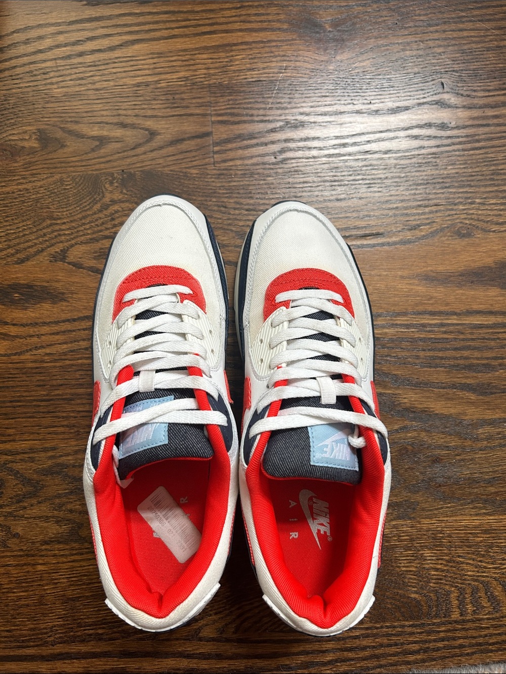 Nike Men’s Sneakers in White and Red with Navy Accents